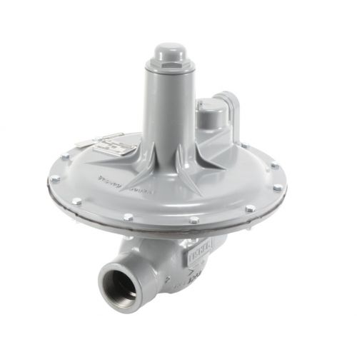 Fisher 133L-4 2" NPT Iron 8.5-18"WC