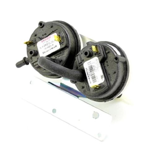 Carrier HK06NB017 Pressure Switch Assembly